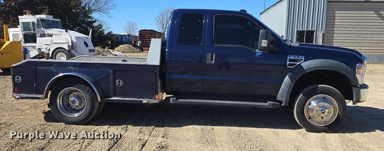 image for item DO7798 2010 Ford F550 Super Duty flatbed truck
