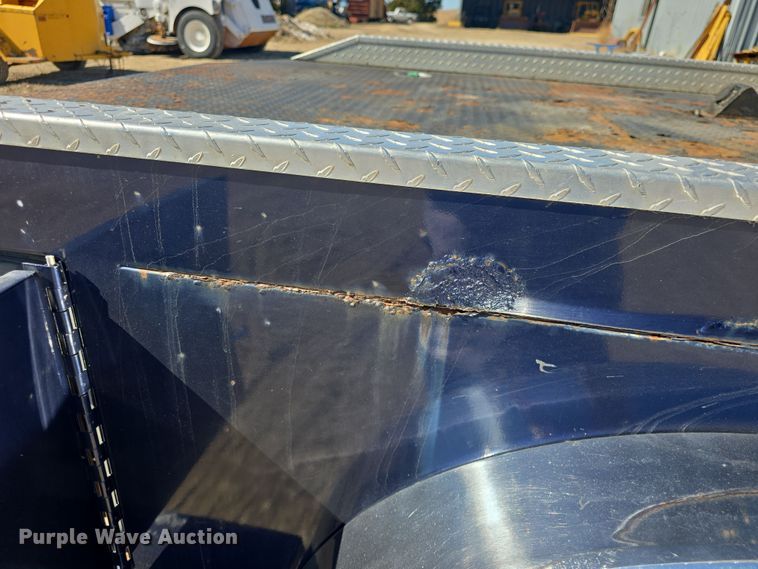 image for item DO7798 2010 Ford F550 Super Duty flatbed truck