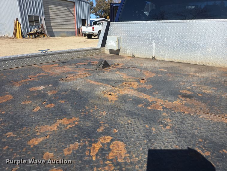 image for item DO7798 2010 Ford F550 Super Duty flatbed truck