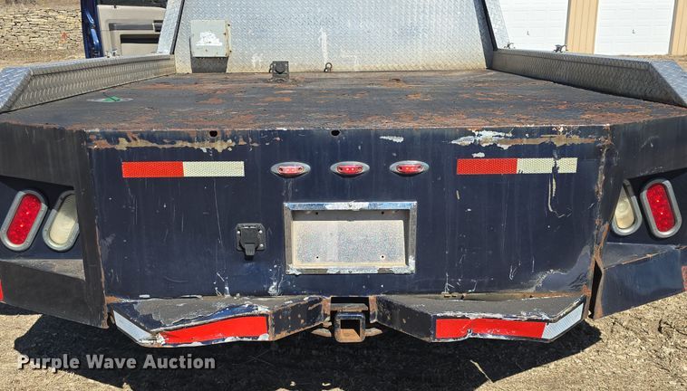 image for item DO7798 2010 Ford F550 Super Duty flatbed truck