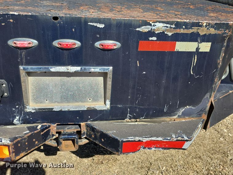 image for item DO7798 2010 Ford F550 Super Duty flatbed truck