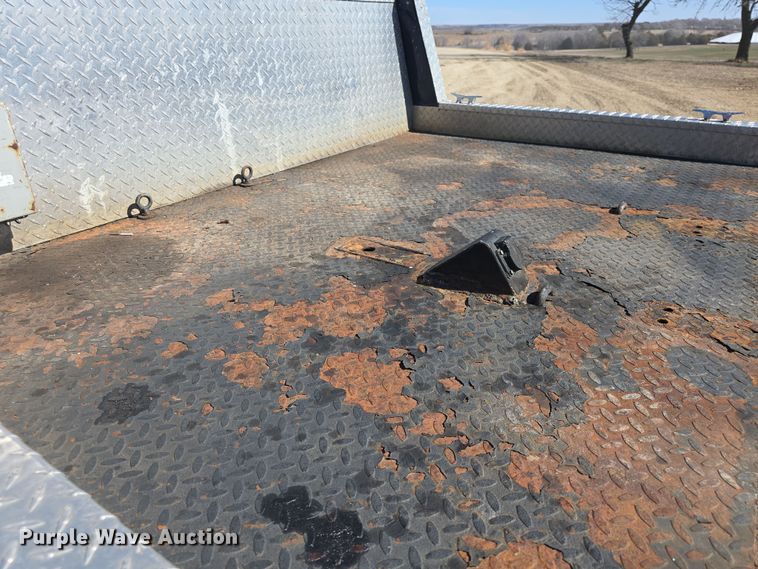 image for item DO7798 2010 Ford F550 Super Duty flatbed truck