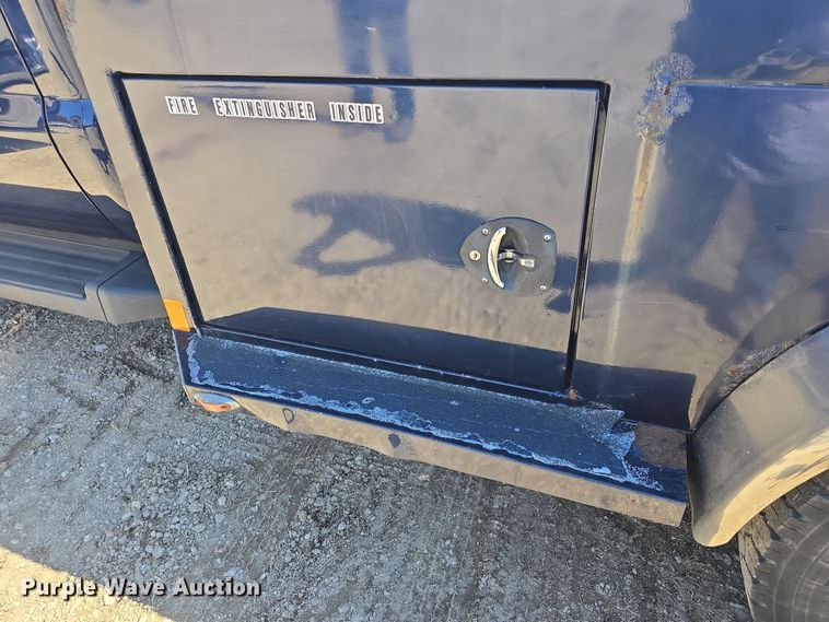 image for item DO7798 2010 Ford F550 Super Duty flatbed truck