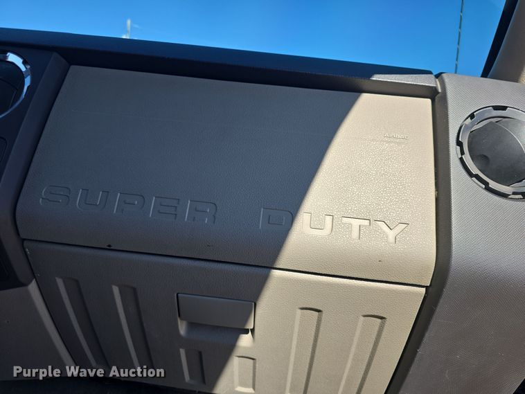 image for item DO7798 2010 Ford F550 Super Duty flatbed truck