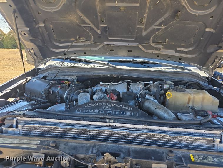 image for item DO7798 2010 Ford F550 Super Duty flatbed truck