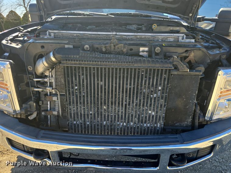 image for item DO7798 2010 Ford F550 Super Duty flatbed truck