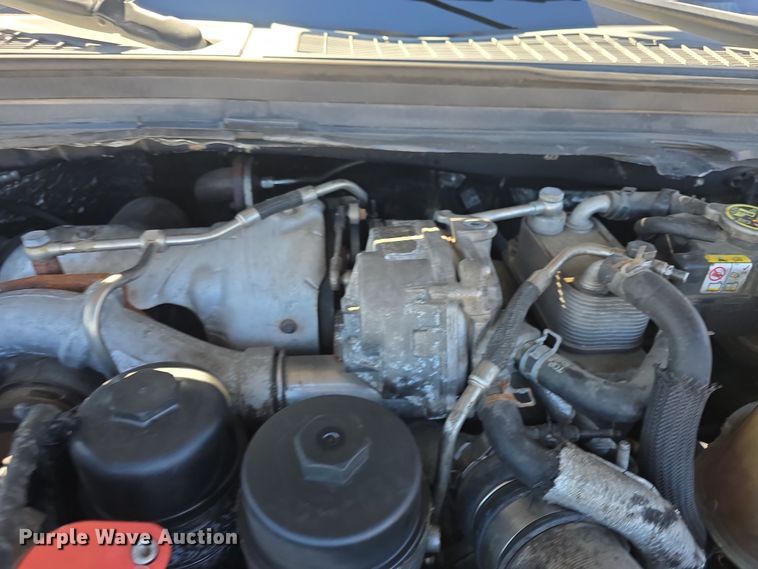 image for item DO7798 2010 Ford F550 Super Duty flatbed truck