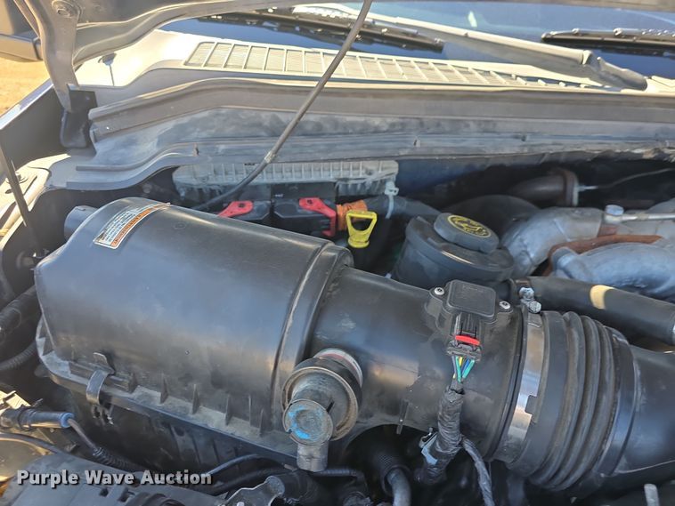 image for item DO7798 2010 Ford F550 Super Duty flatbed truck