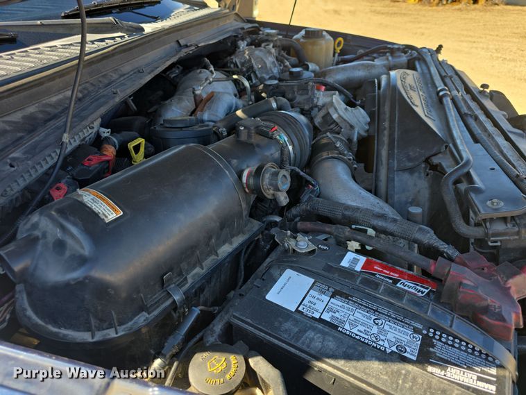 image for item DO7798 2010 Ford F550 Super Duty flatbed truck