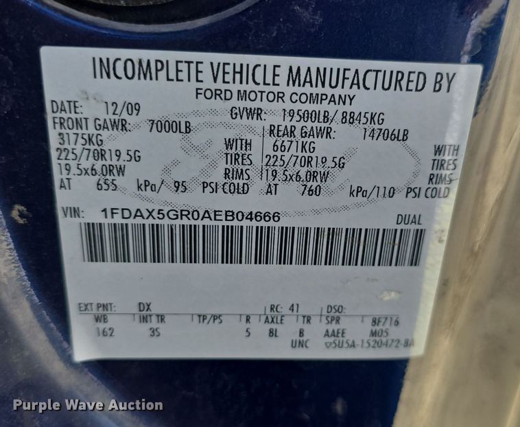 image for item DO7798 2010 Ford F550 Super Duty flatbed truck