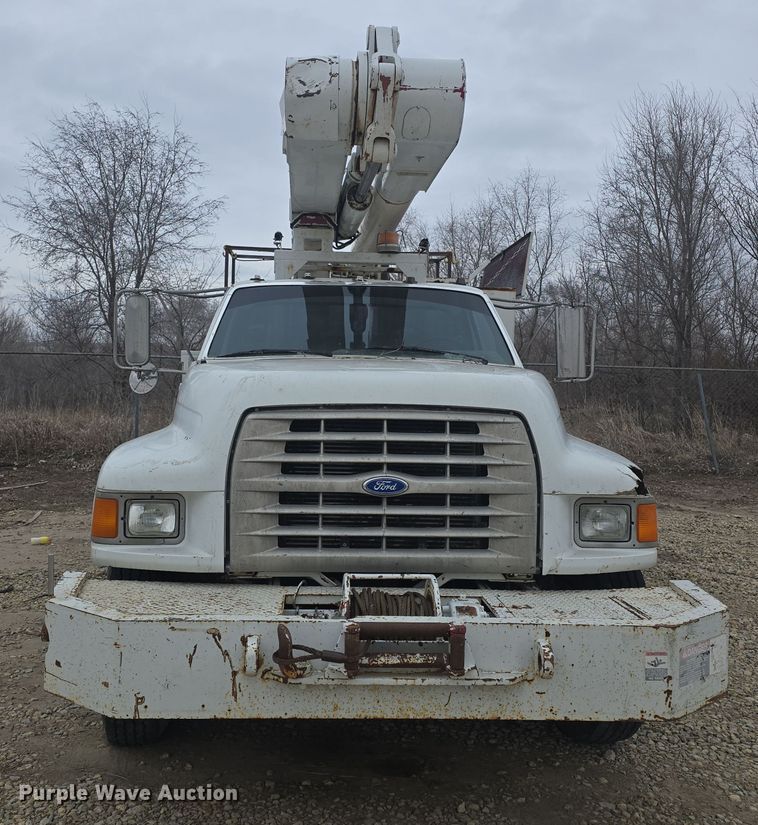 image for item DO7815 1995 Ford F800 bucket truck