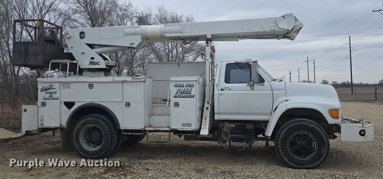 image for item DO7815 1995 Ford F800 bucket truck
