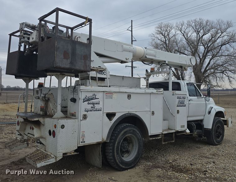 image for item DO7815 1995 Ford F800 bucket truck