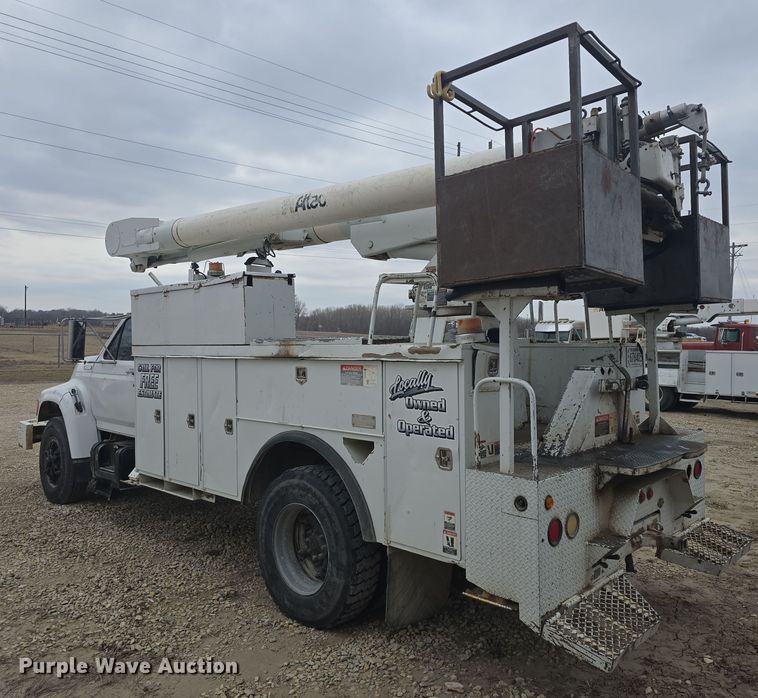 image for item DO7815 1995 Ford F800 bucket truck