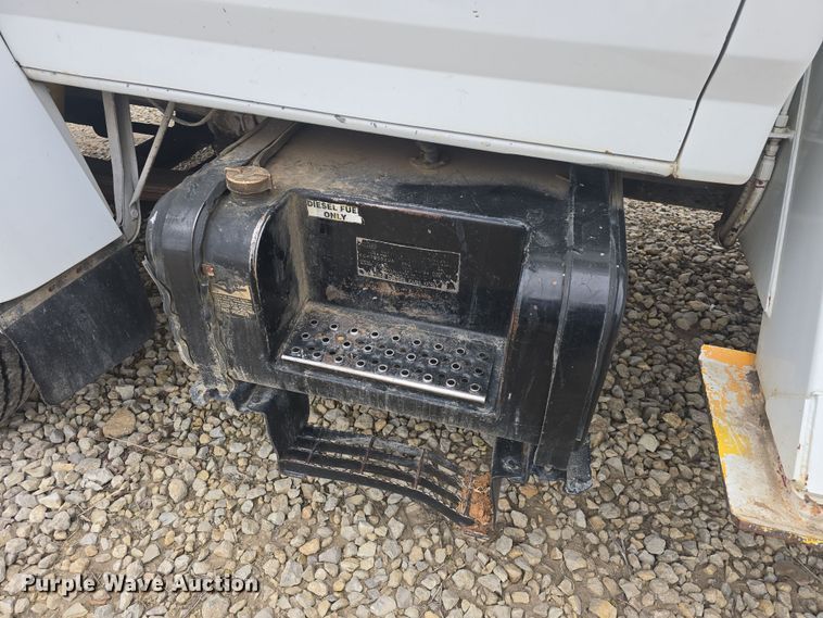 image for item DO7815 1995 Ford F800 bucket truck