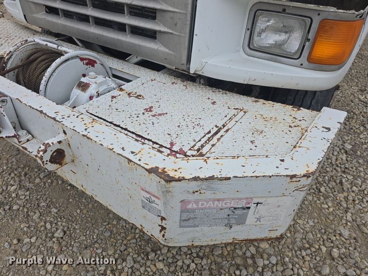 image for item DO7815 1995 Ford F800 bucket truck