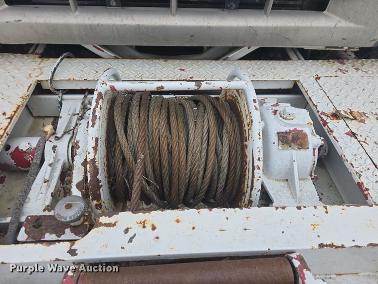 image for item DO7815 1995 Ford F800 bucket truck