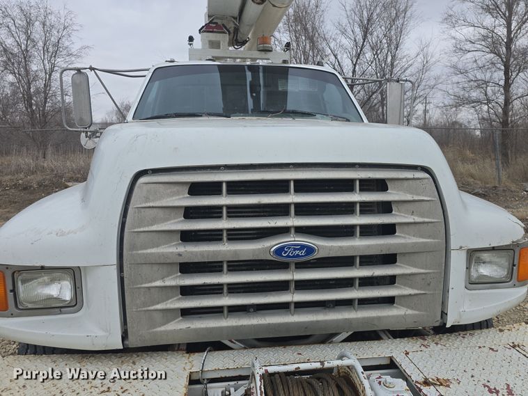 image for item DO7815 1995 Ford F800 bucket truck
