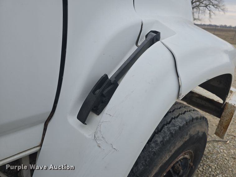 image for item DO7815 1995 Ford F800 bucket truck