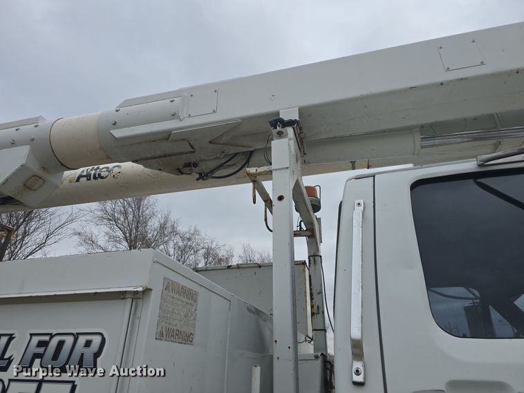 image for item DO7815 1995 Ford F800 bucket truck