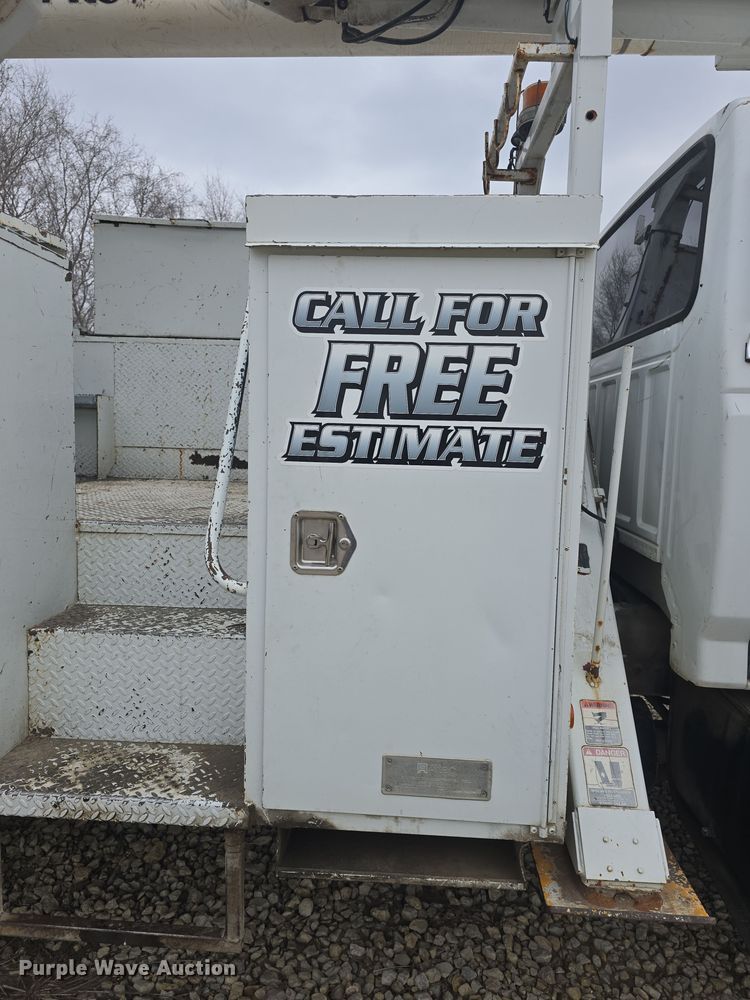 image for item DO7815 1995 Ford F800 bucket truck