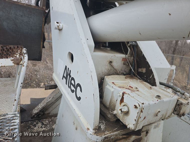 image for item DO7815 1995 Ford F800 bucket truck