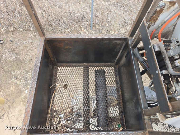 image for item DO7815 1995 Ford F800 bucket truck