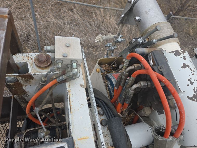 image for item DO7815 1995 Ford F800 bucket truck