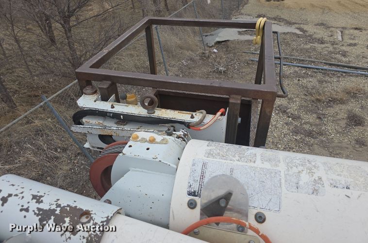 image for item DO7815 1995 Ford F800 bucket truck