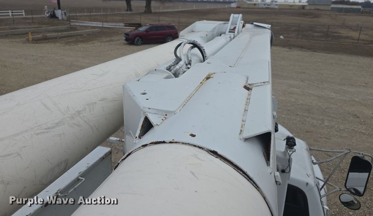 image for item DO7815 1995 Ford F800 bucket truck