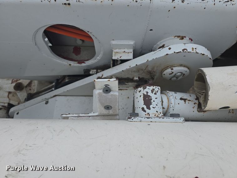 image for item DO7815 1995 Ford F800 bucket truck