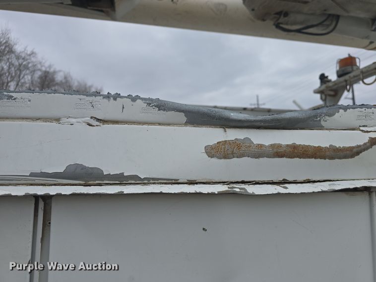 image for item DO7815 1995 Ford F800 bucket truck