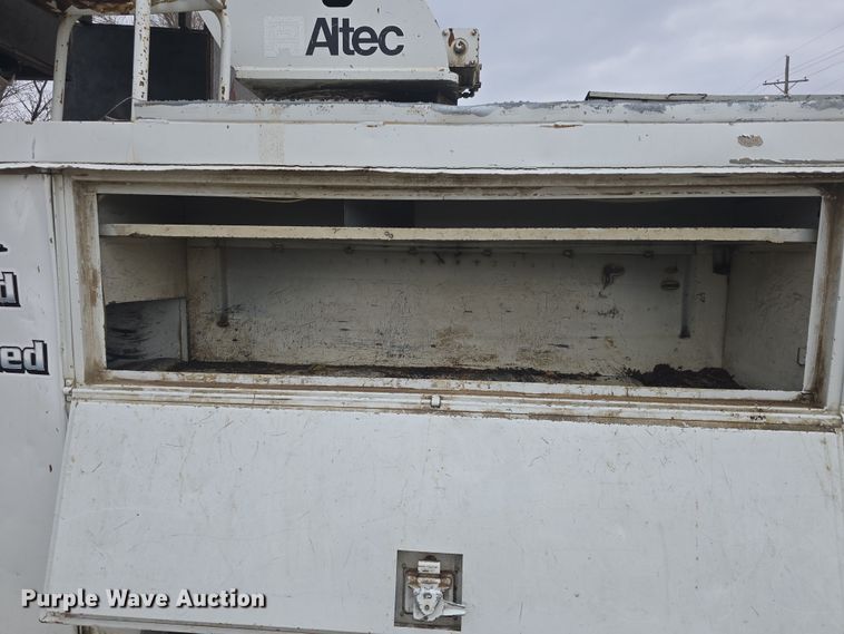 image for item DO7815 1995 Ford F800 bucket truck