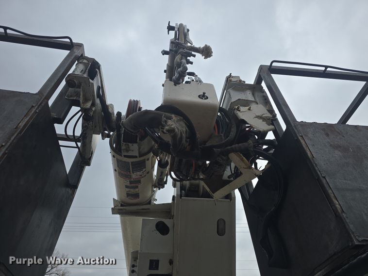 image for item DO7815 1995 Ford F800 bucket truck