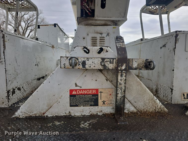 image for item DO7815 1995 Ford F800 bucket truck