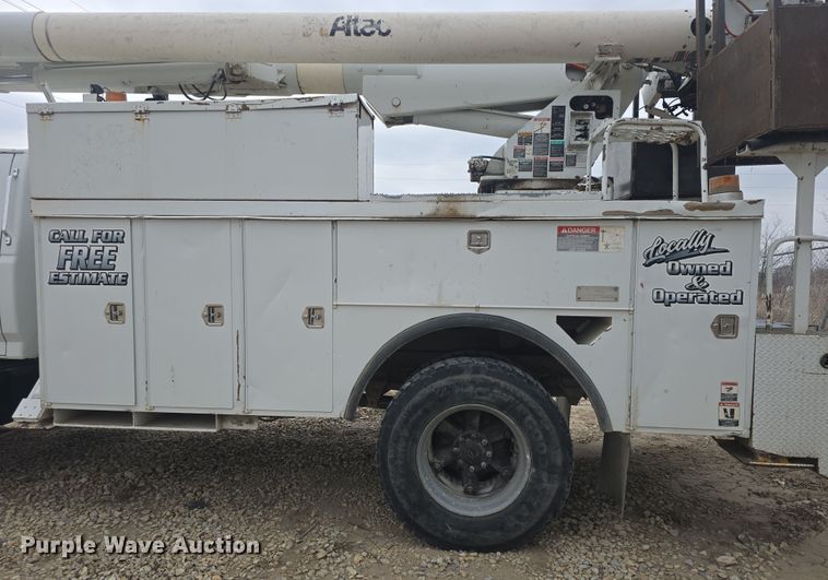 image for item DO7815 1995 Ford F800 bucket truck