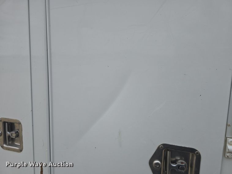 image for item DO7815 1995 Ford F800 bucket truck