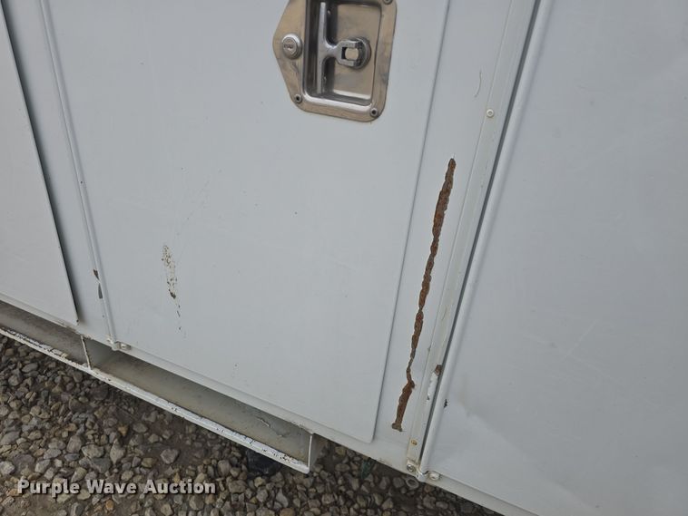 image for item DO7815 1995 Ford F800 bucket truck