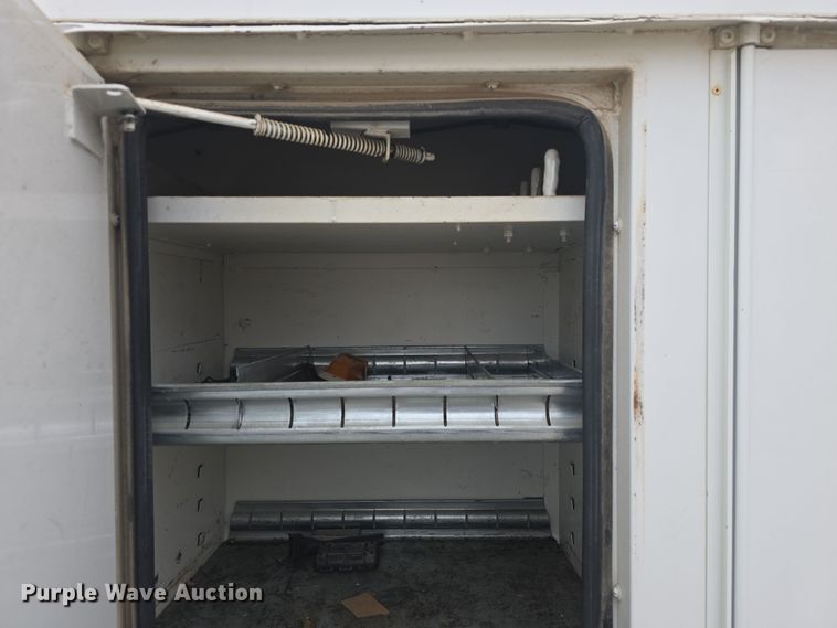 image for item DO7815 1995 Ford F800 bucket truck