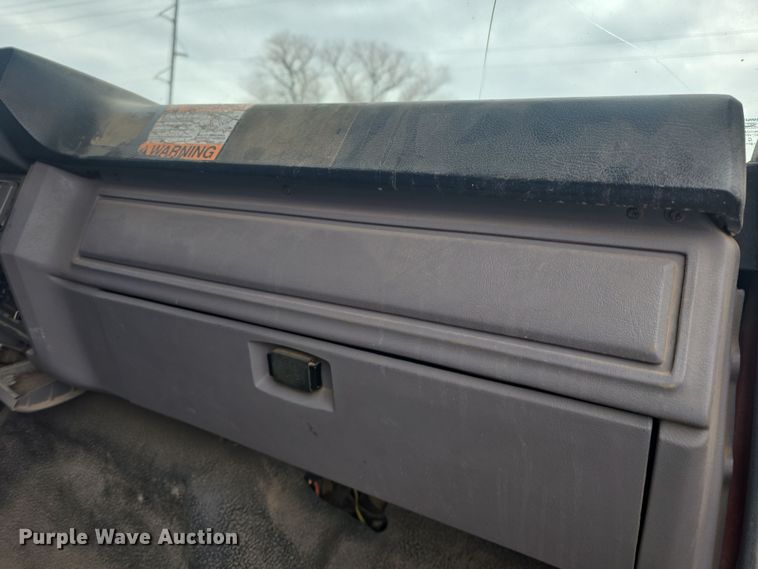 image for item DO7815 1995 Ford F800 bucket truck