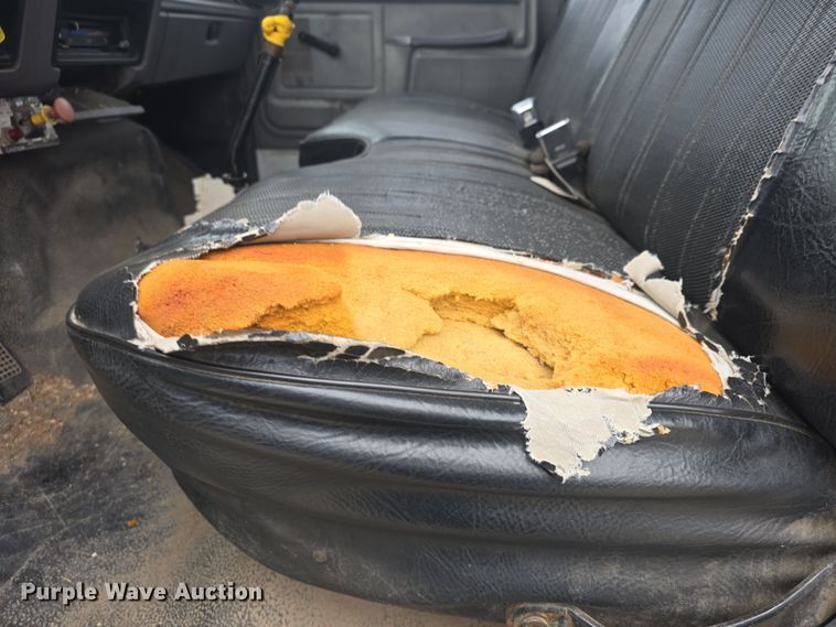 image for item DO7815 1995 Ford F800 bucket truck