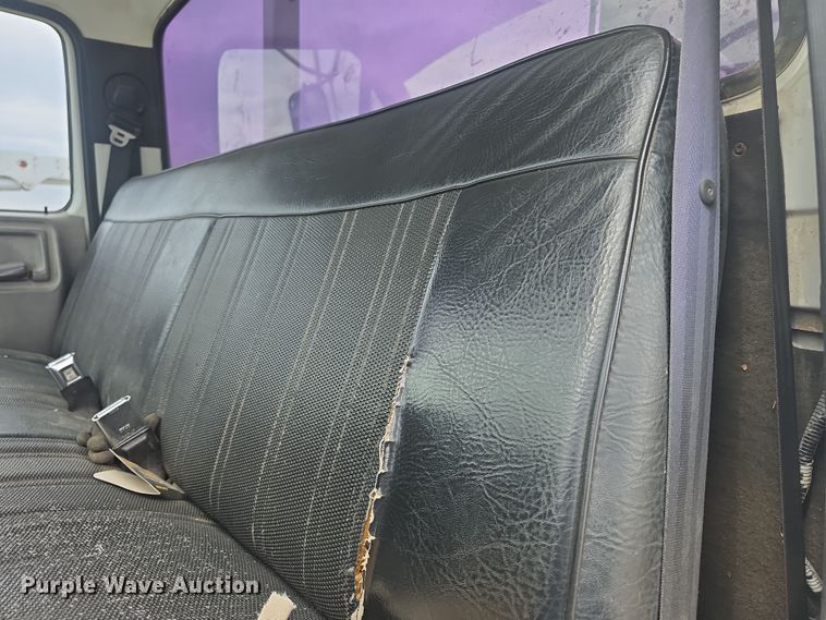 image for item DO7815 1995 Ford F800 bucket truck