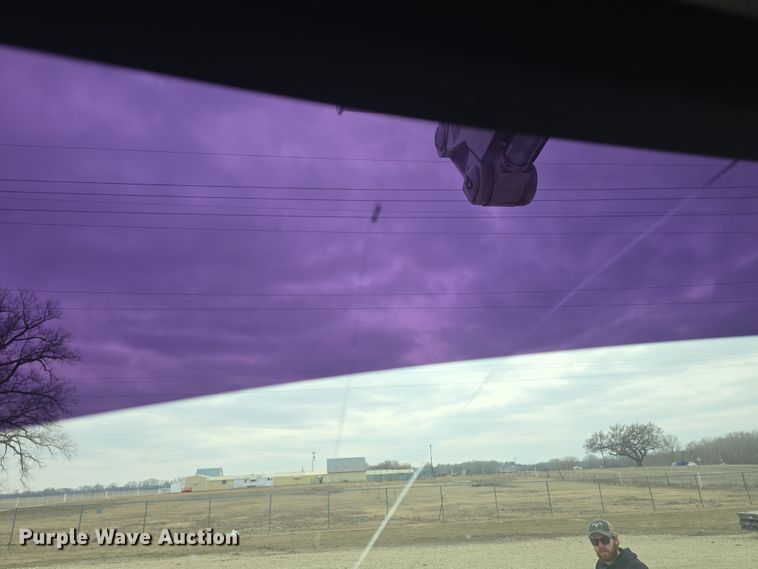 image for item DO7815 1995 Ford F800 bucket truck