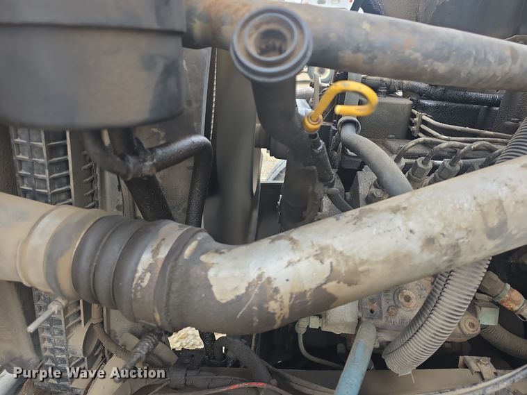 image for item DO7815 1995 Ford F800 bucket truck