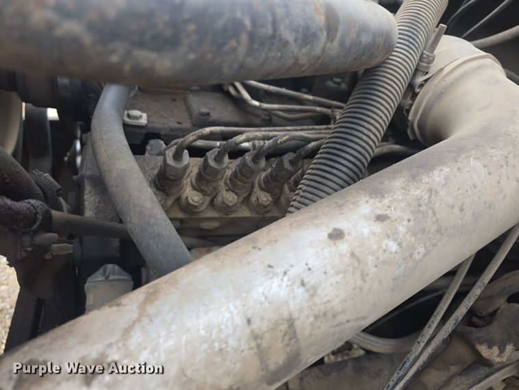 image for item DO7815 1995 Ford F800 bucket truck