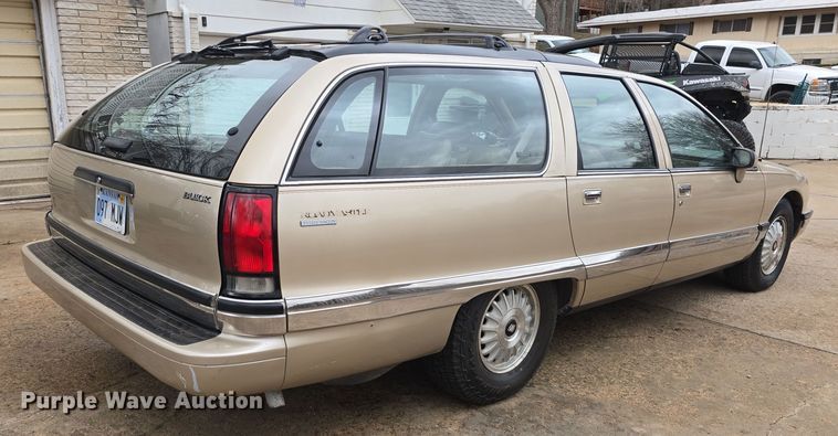image for item DO7823 1994 Buick Roadmaster Estate Wagon 