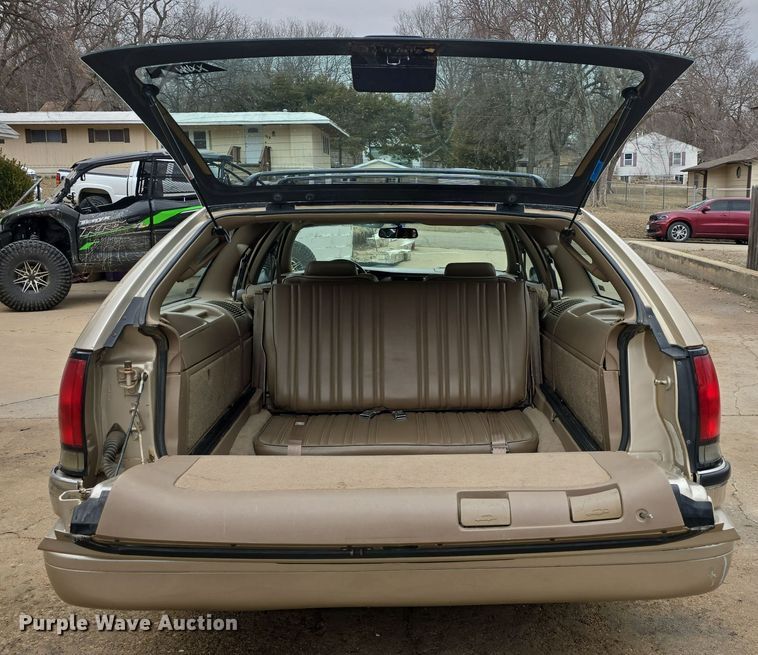 image for item DO7823 1994 Buick Roadmaster Estate Wagon 