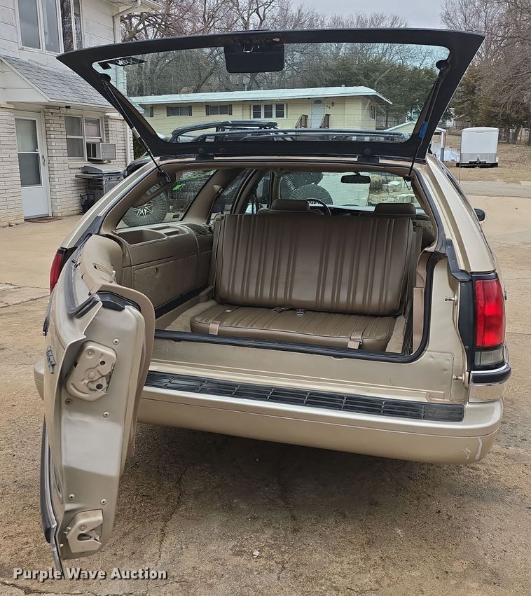 image for item DO7823 1994 Buick Roadmaster Estate Wagon 