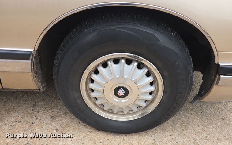 image for item DO7823 1994 Buick Roadmaster Estate Wagon 