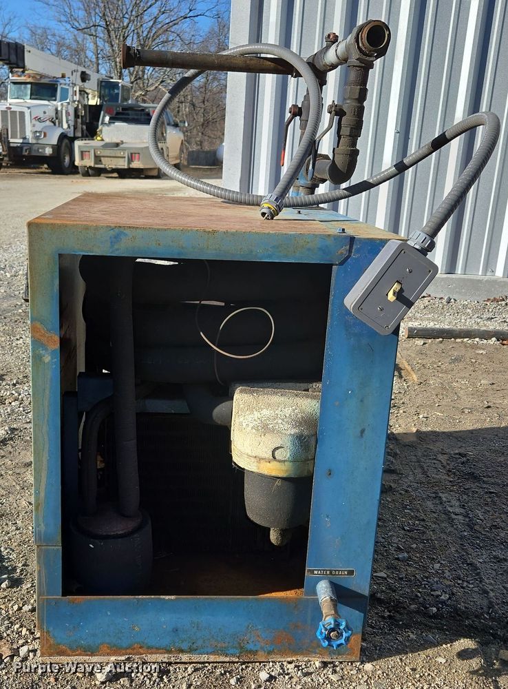 image for item DP6188 Quincy air compressor